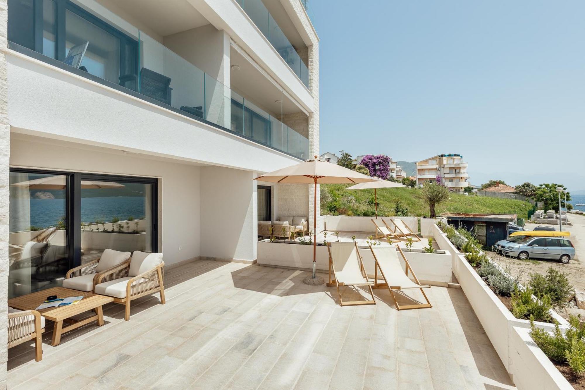 Savina Beachfront Oasis Herceg Novi Exterior foto